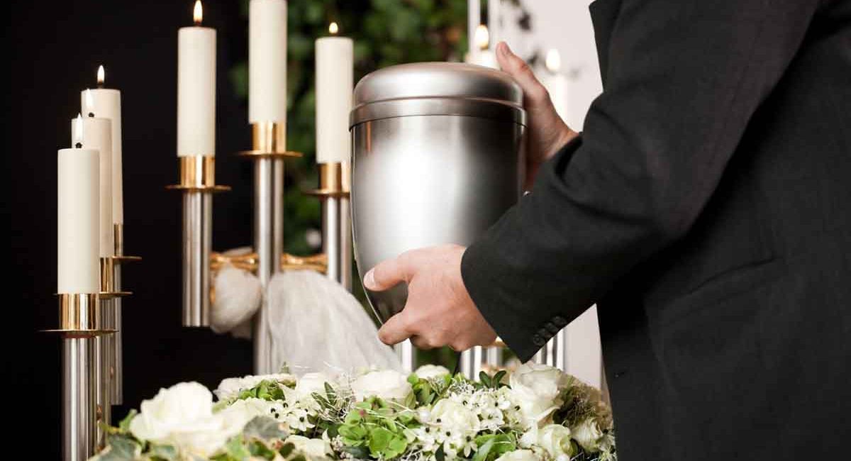 What is the Difference Between a Burial and Cremation?